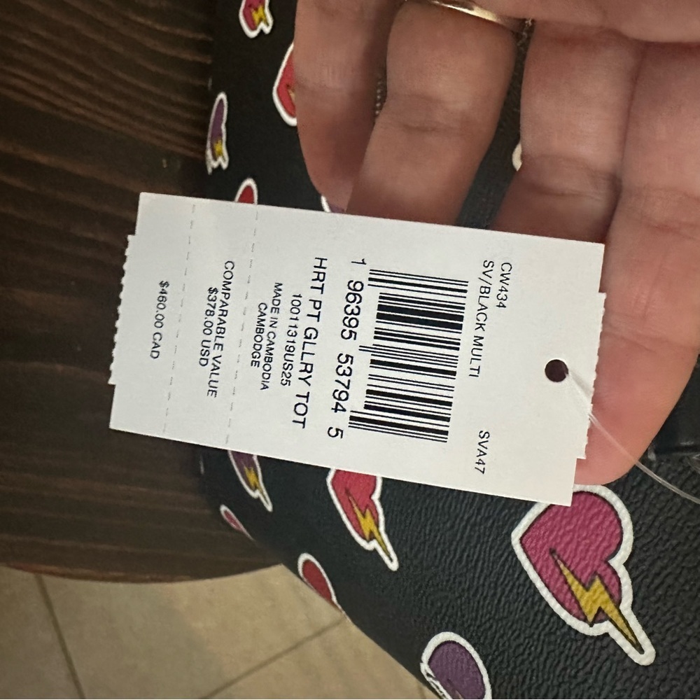 Coach Gallery Tote shoulder Bag With Heart Bolt Print - Picture 7 of 12